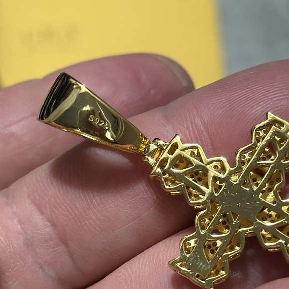 Harlem Bling Moissanite Cross pendant - Picture 5 of 11